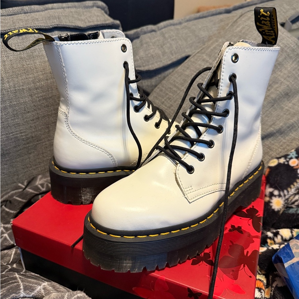 Like new size 8 white platform Dr Martens.